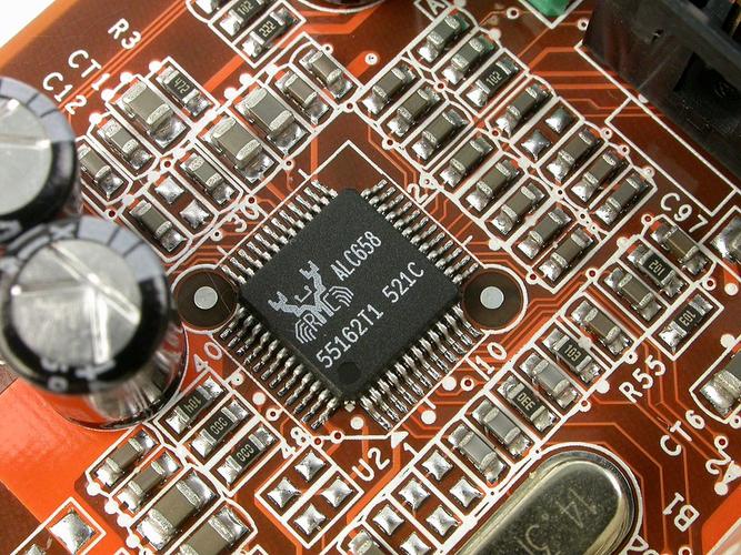 经典回忆 升技NF8-V2主板深度回顾
